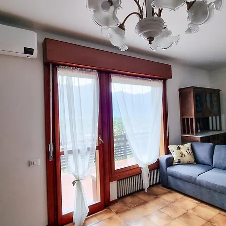 Casa Betty * Costa Volpino